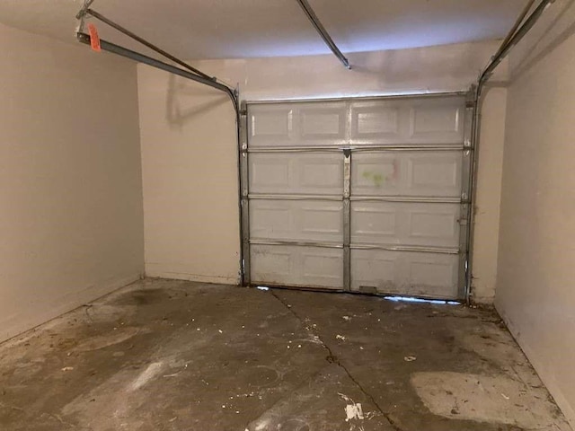 5322 Dewberry St, Houston, TX 77021 - view of garage