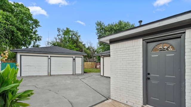9030 Tanager St, Houston, TX 77036 - view of detached garage