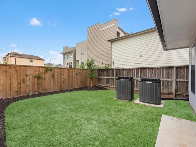 5240 Cornish Unit B, Houston, TX 77007 - view of fenced backyard