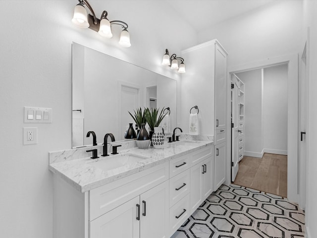 5240 Cornish Unit B, Houston, TX 77007 - full bathroom with double vanity