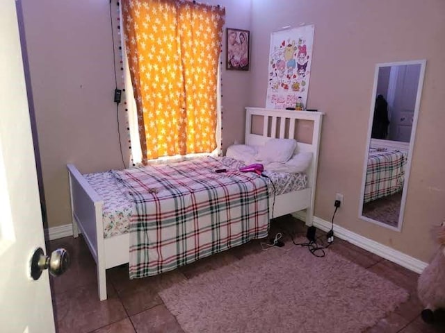 1902 July St, Houston, TX 77093 - bedroom featuring baseboards