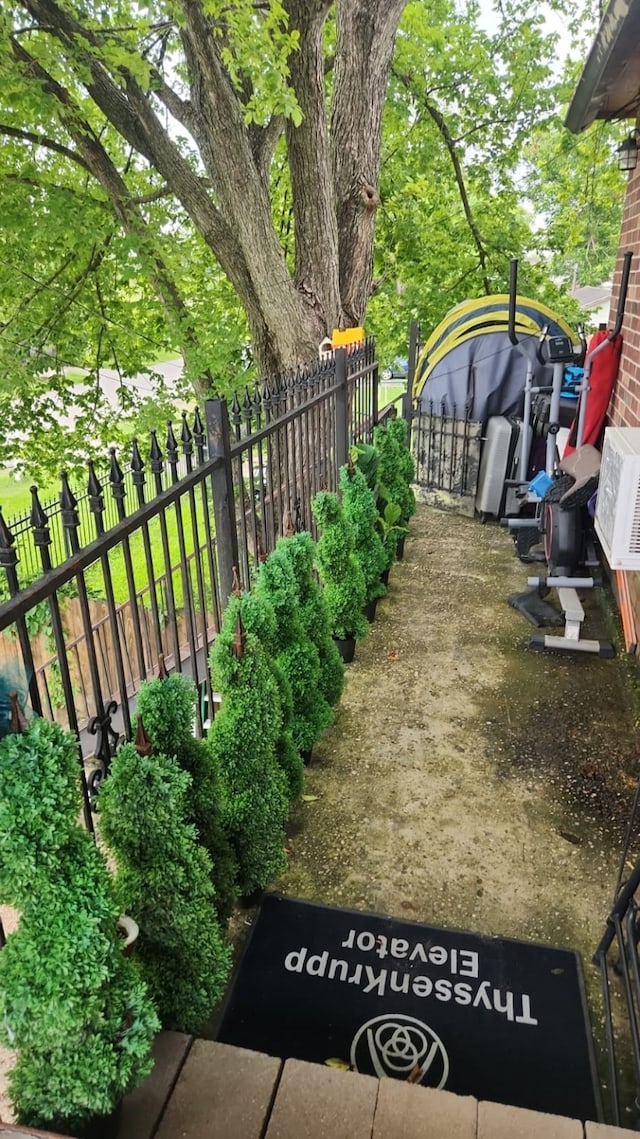 1902 July St, Houston, TX 77093 - view of yard