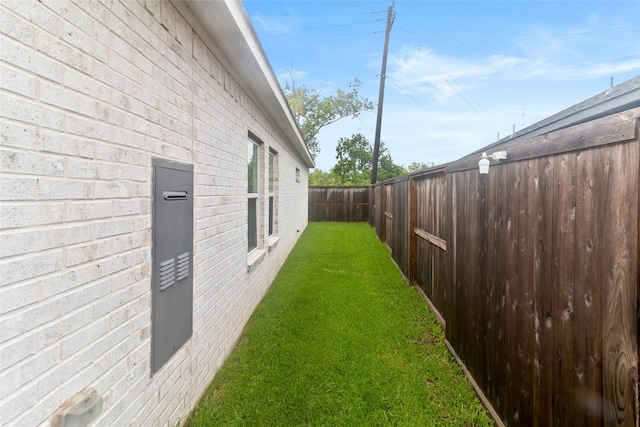 214 Water Grass Trl, Clute, TX 77531 - view of yard