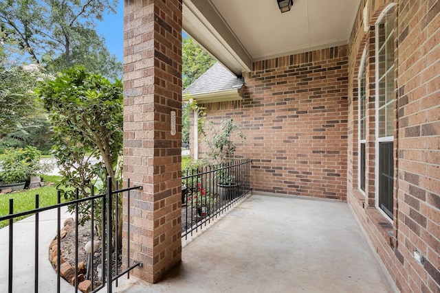 9081 N Comanche Cir, Willis, TX 77378 - photo 6