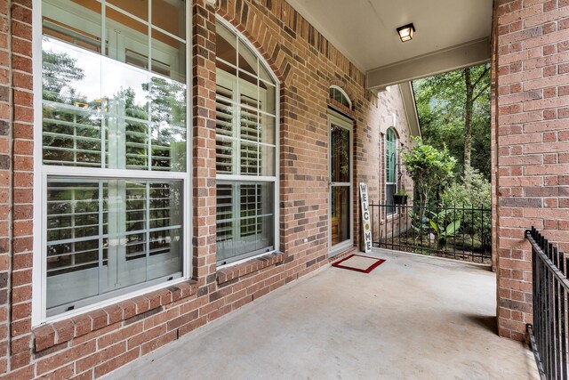 9081 N Comanche Cir, Willis, TX 77378 - photo 7