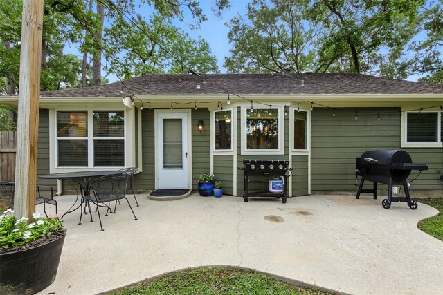 79 Fallshire Dr, The Woodlands, TX 77381 - back of property with a patio area