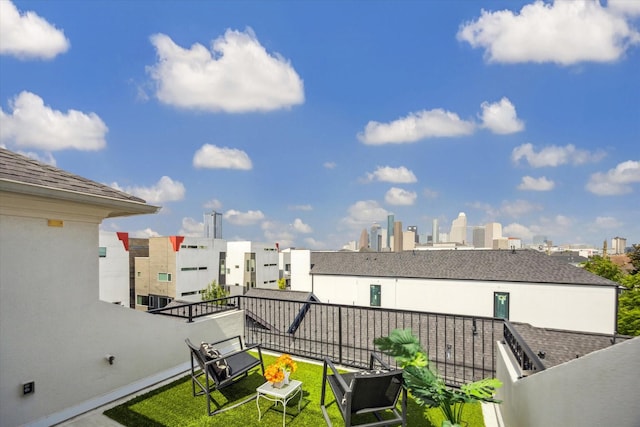 521 W Bell St, Houston, TX 77019 - balcony featuring a skyline view