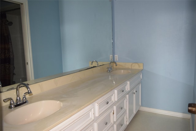 7331 Rancho Mission Dr, Houston, TX 77083 - full bathroom featuring double vanity