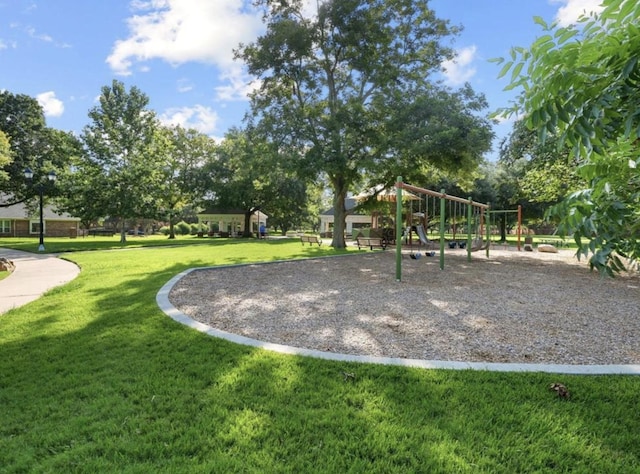 5411 Davids Bend Dr, Sugar Land, TX 77479 - view of home's community with a yard