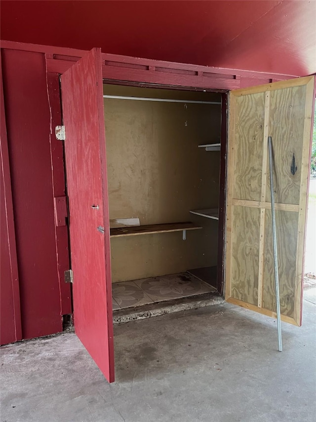 12332 Kayla Ln, Houston, TX 77015 - view of closet