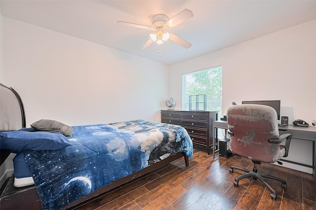 10174 Beekman Place Dr, Houston, TX 77043 - bedroom featuring wood finished floors, a ceiling fan, and a desk