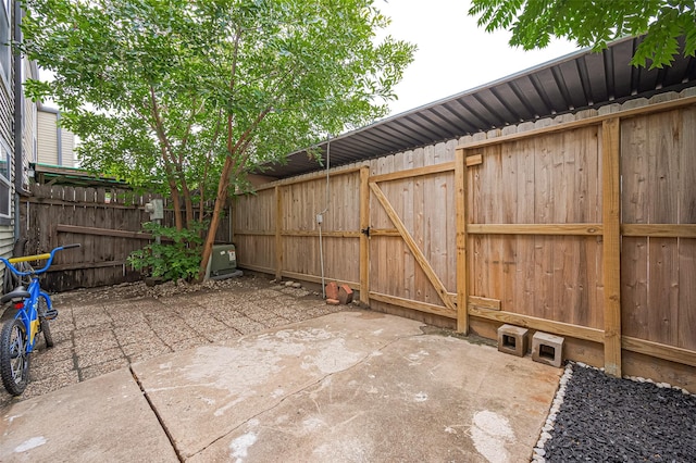 10174 Beekman Place Dr, Houston, TX 77043 - view of patio