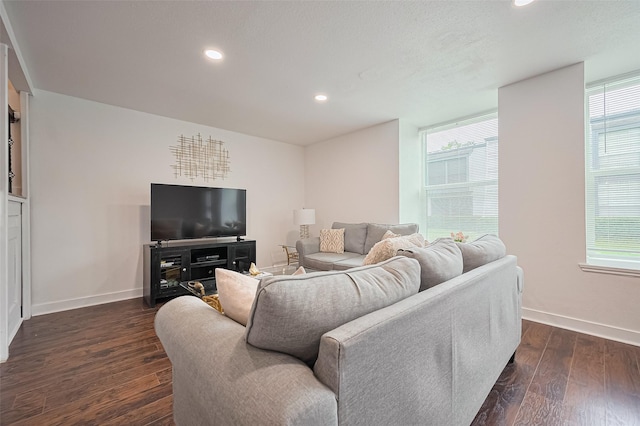 10174 Beekman Place Dr, Houston, TX 77043 - living area featuring dark wood-type flooring and recessed lighting