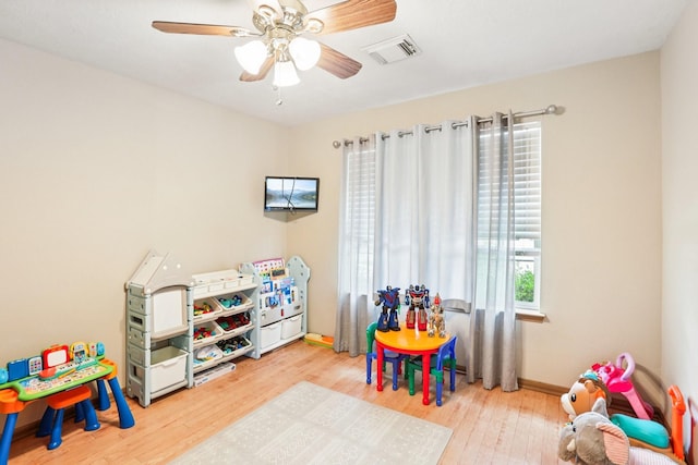 3211 Waterglen Ct, League City, TX 77573 - recreation room with wood finished floors and ceiling fan