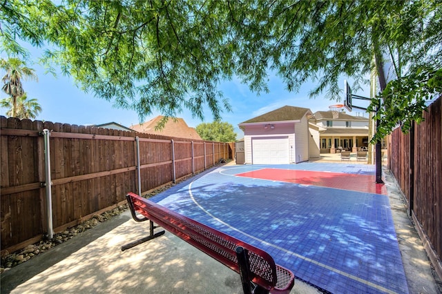 6506 Camillia Ct, Katy, TX 77493 - view of sport court featuring a fenced backyard and basketball hoop