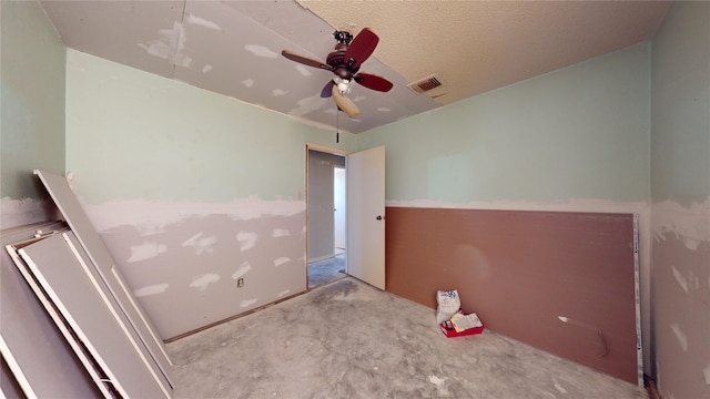 1116 N Bristol Ct, League City, TX 77573 - empty room featuring ceiling fan