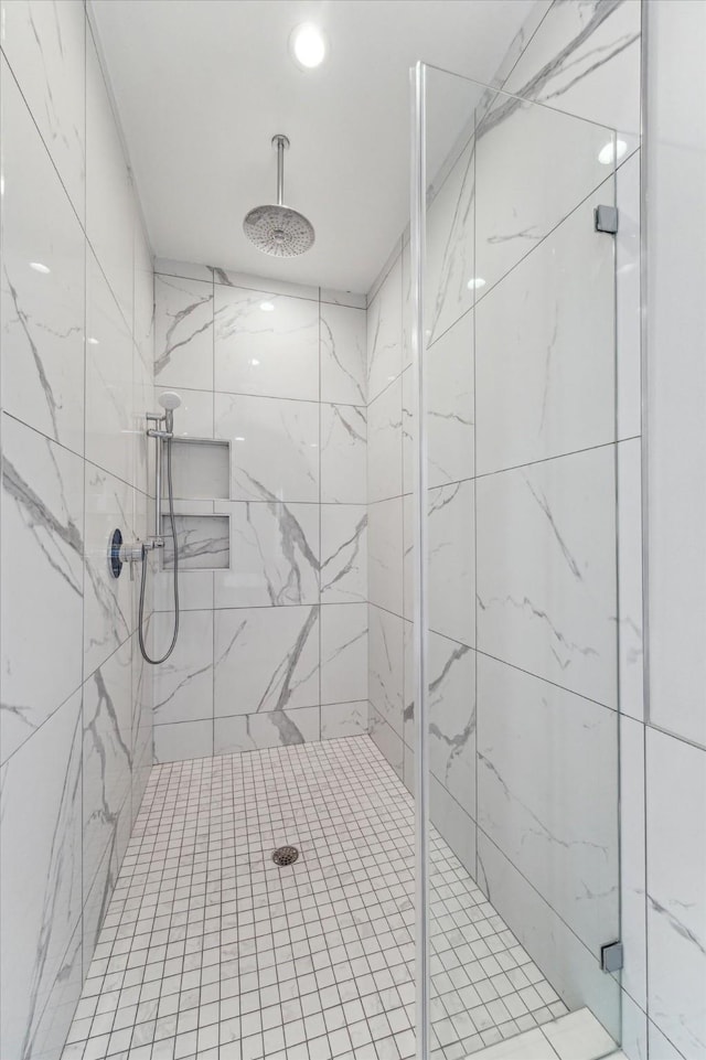 919 W 16th St Unit C, Houston, TX 77008 - full bath with a marble finish shower and recessed lighting