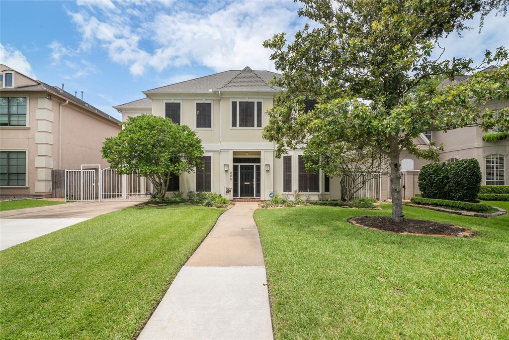 534 Chelsea St, Bellaire, TX 77401 - photo 1