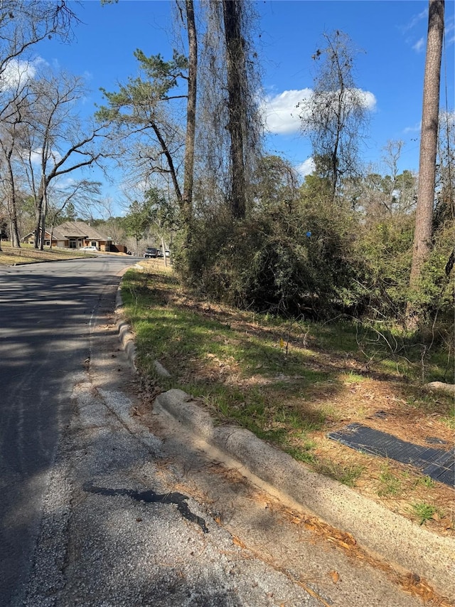 1800 Green Way Dr, Huntsville, TX 77340