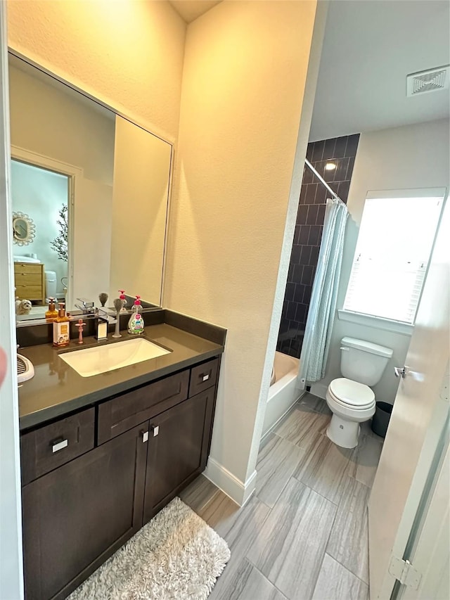 311 Eado Park Cir, Houston, TX 77020 - bathroom featuring toilet and vanity
