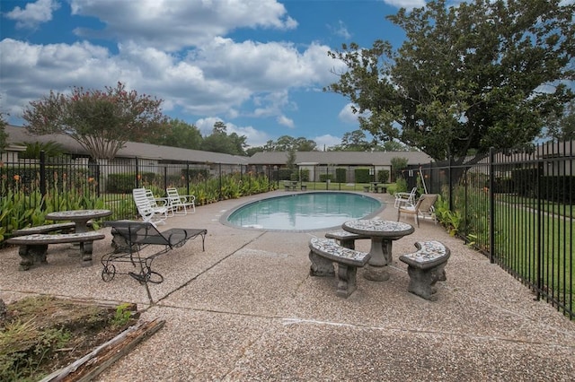 1529 Wirt Rd Unit 6, Houston, TX 77055 - view of swimming pool featuring a patio area