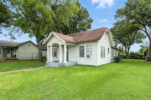 619 10th St, Hempstead, TX 77445 - bungalow-style house with a fenced backyard and roof with shingles