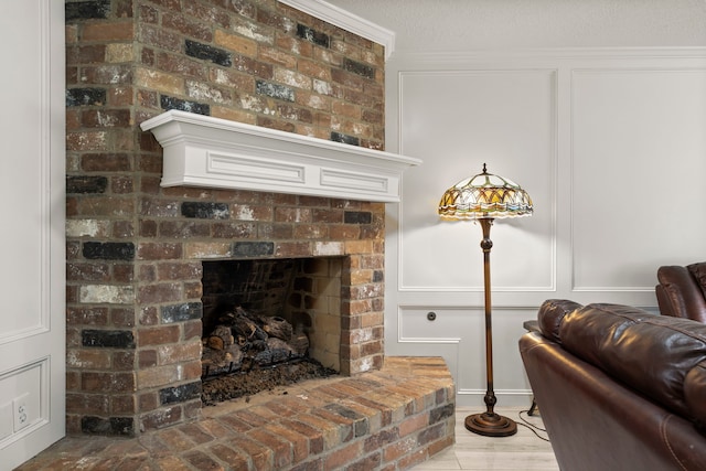 2811 Blue Glen Ln, Houston, TX 77073 - living room with a fireplace and a decorative wall