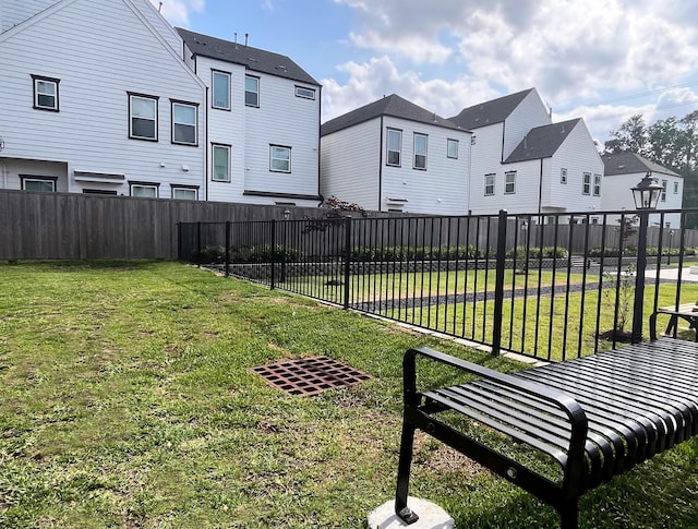 5506B Wheatley St, Houston, TX 77091 - view of yard featuring a residential view