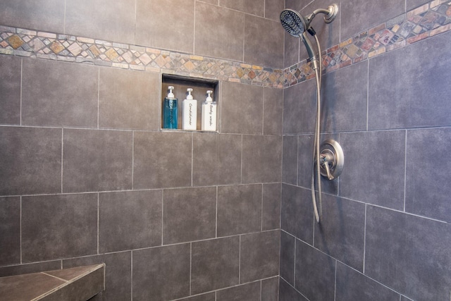 150 Edgewater Way, Point Blank, TX 77364 - full bath featuring a tile shower