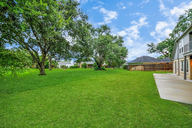 606 Montclair Blvd, Sugar Land, TX 77478 - view of yard featuring a patio