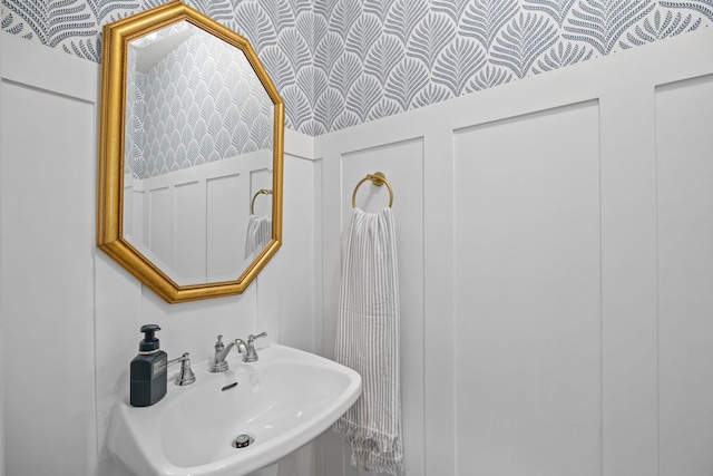 2413 Sawgrass Ct, League City, TX 77573 - bathroom featuring a sink