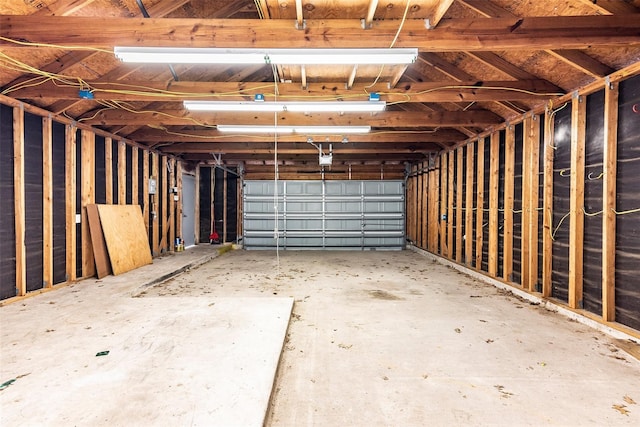 109 Smokey Lake Ln, Dickinson, TX 77539 - garage featuring a garage door opener