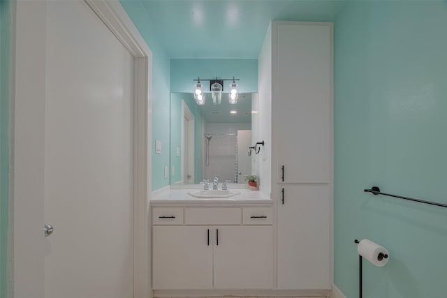 308 Dennis St, Houston, TX 77006 - full bath with vanity and a shower