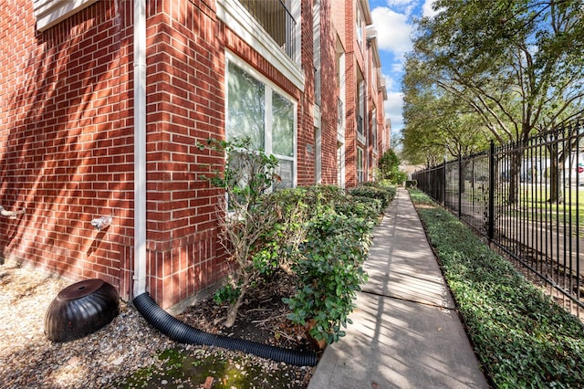 2338 Bastrop St, Houston, TX 77004 - view of side of property with brick siding