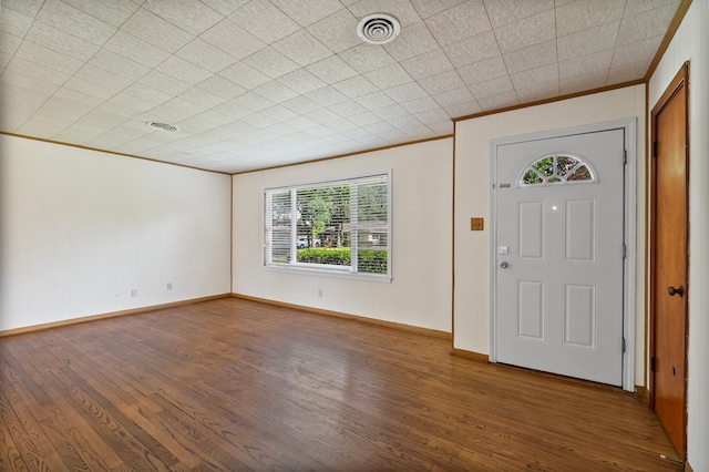 5532 Meadow Creek Ln, Houston, TX 77017 - foyer entrance with wood finished floors and crown molding