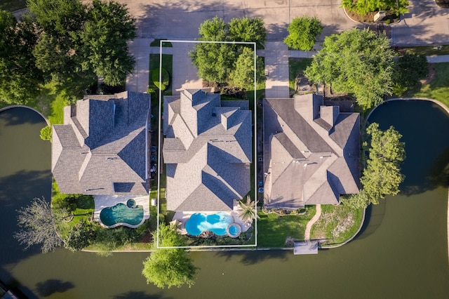 8411 Middle Canyon Rd, Katy, TX 77494 - aerial overview of property's location featuring a pool area and property boundaries highlighted