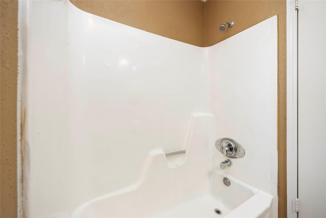 11510 Pagoda Dr, Houston, TX 77477 - full bathroom with bathtub / shower combination