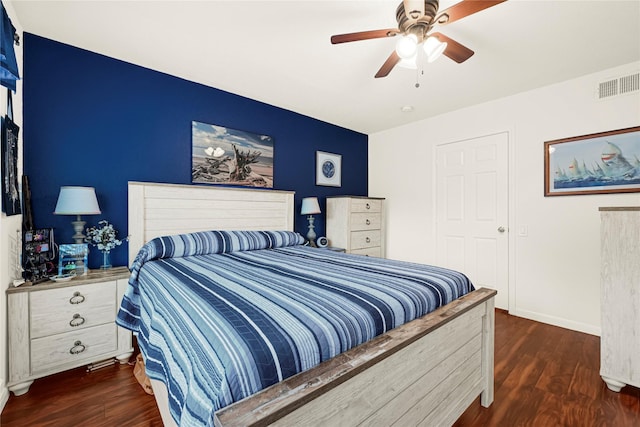 1860 White Oak Dr Unit 251, Houston, TX 77009 - bedroom featuring wood finished floors and a ceiling fan