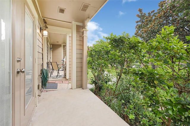 1860 White Oak Dr Unit 251, Houston, TX 77009 - view of patio / terrace