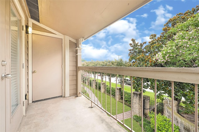 1860 White Oak Dr Unit 251, Houston, TX 77009 - view of balcony