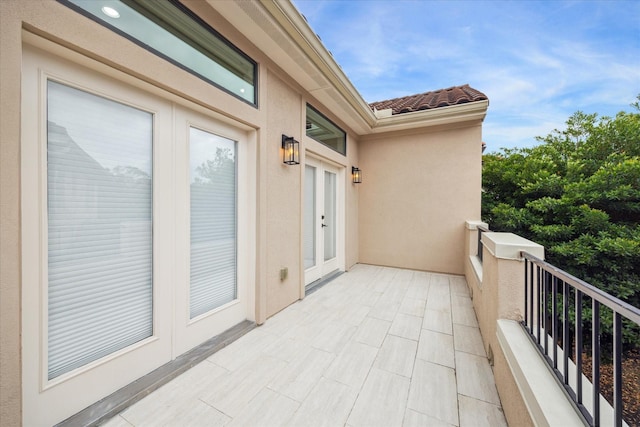 961 Queen Annes Rd, Houston, TX 77024 - balcony featuring french doors