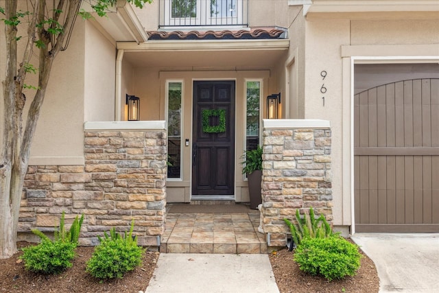 961 Queen Annes Rd, Houston, TX 77024 - property entrance with stone siding and stucco siding