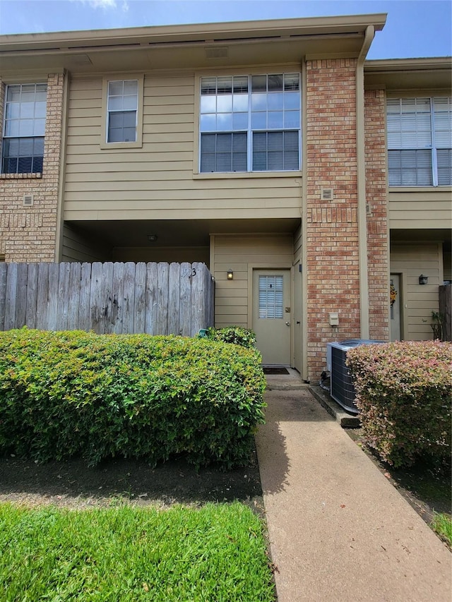 1515 Sandy Springs Rd Unit 1903, Houston, TX 77042 - view of front of house with brick siding