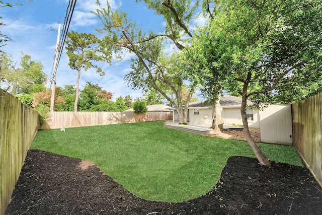 2215 Gardenia Dr, Houston, TX 77018 - view of fenced backyard