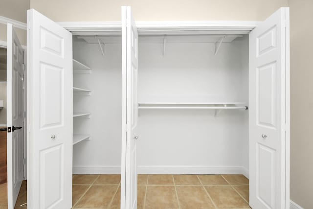 2215 Gardenia Dr, Houston, TX 77018 - view of closet