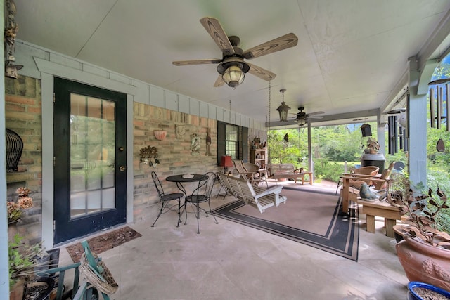 2970 Spanish Oaks Dr, Brenham, TX 77833 - porch featuring a ceiling fan