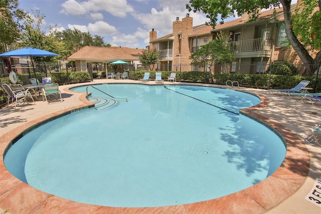 10615 Briar Forest Dr Unit 402, Houston, TX 77042 - community pool featuring a patio area
