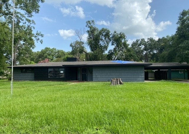 705 W Norris St, El Campo, TX 77437 - photo 1
