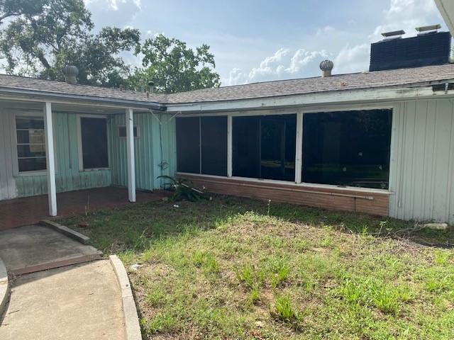 705 W Norris St, El Campo, TX 77437 - photo 21