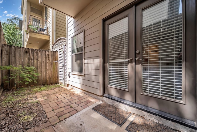 542 Bomar St, Houston, TX 77006 - property entrance with french doors
